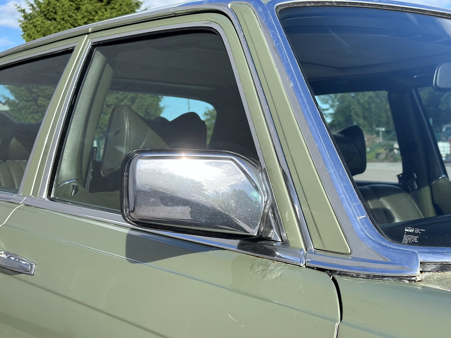 Exteriörbild på 1975 Mercedes Benz 450 SEL (33)