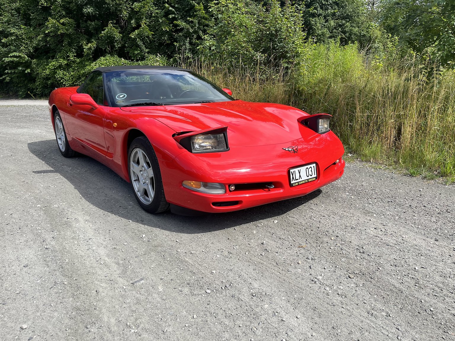 Exterior image of 2000 Chevrolet Corvette Cabriolet