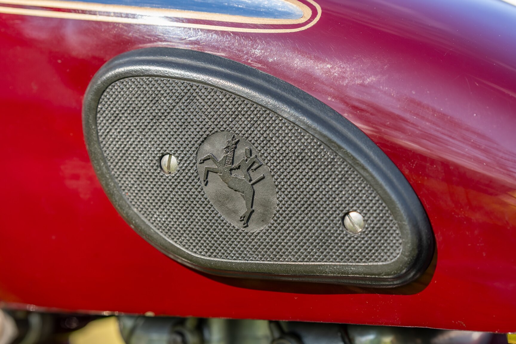 Exteriörbild på 1954 Ariel FH 650 Huntsmaster Twin
