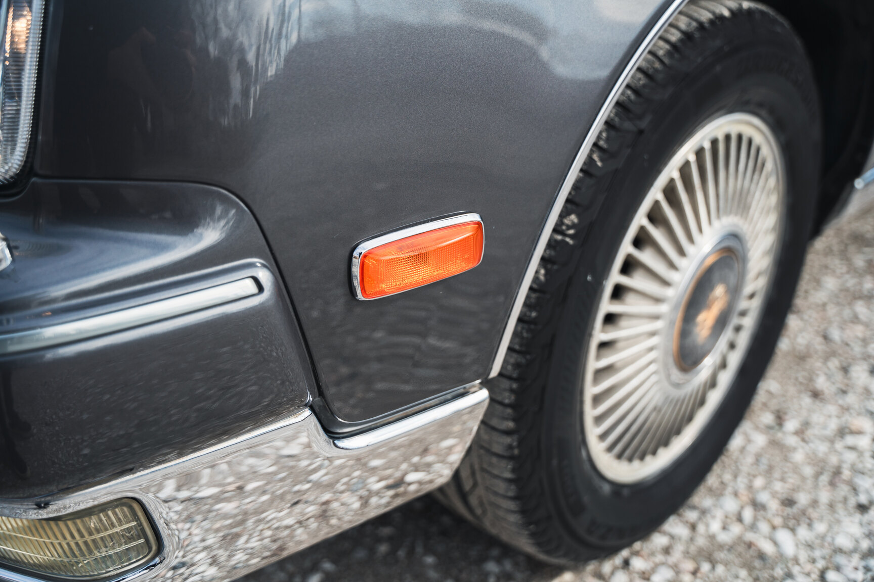 Exterior image of 2000 Toyota Century