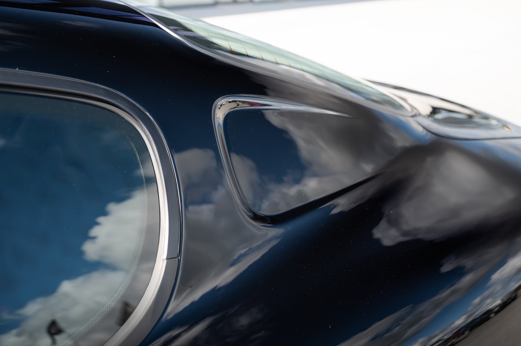 Exterior image of 2004 Maserati Coupé 4.2 V8 Cambiocorsa