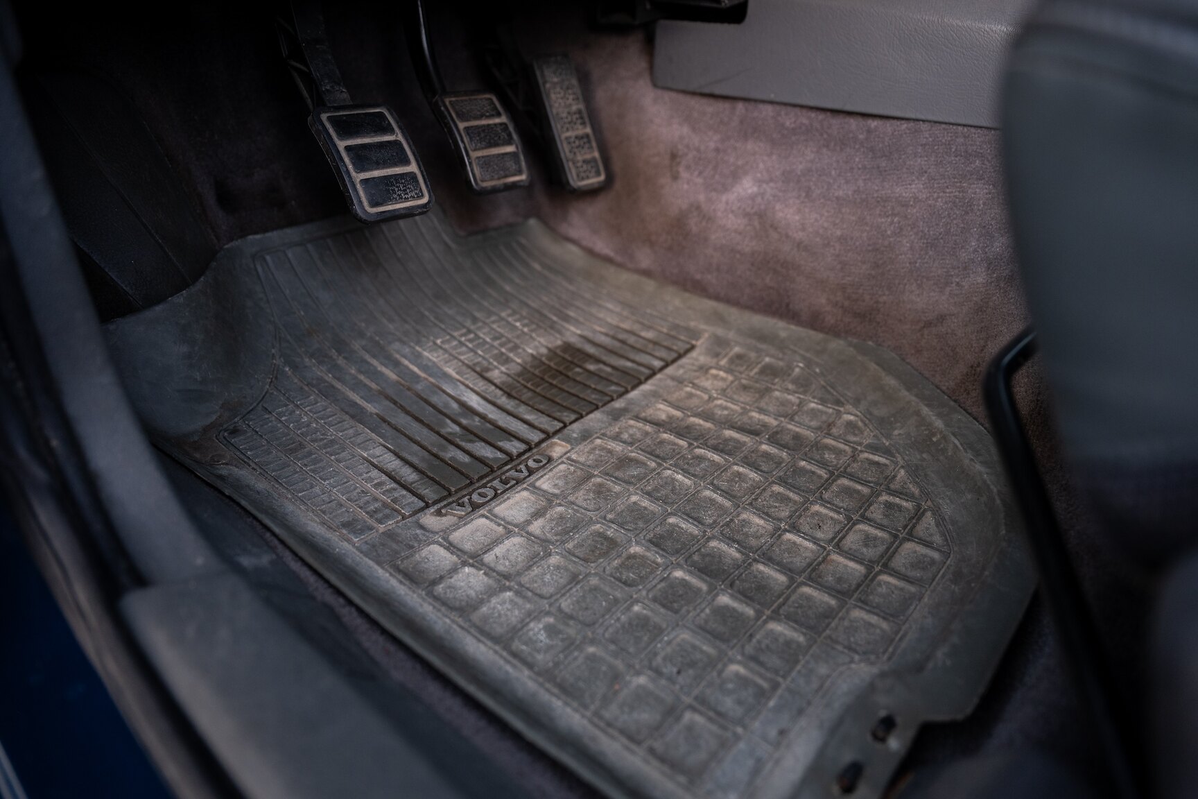 Interior image of 1998 Volvo 940 Turbo