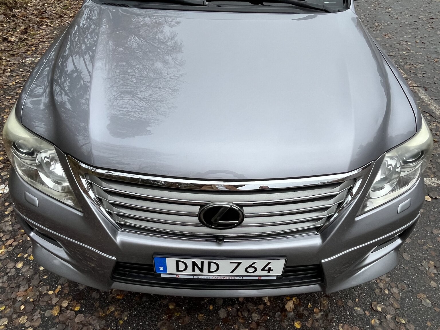 Exteriörbild på 2011 Lexus LX570