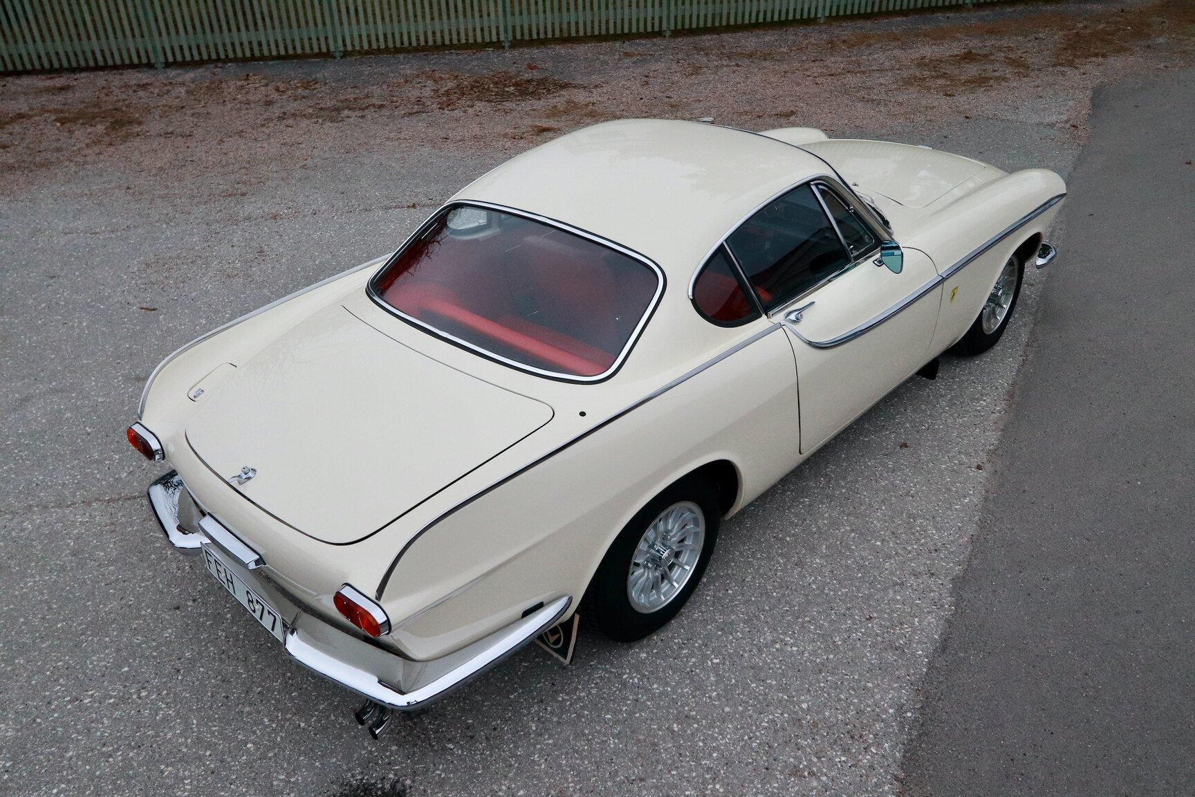 Exterior image of 1964 Volvo P 1800S