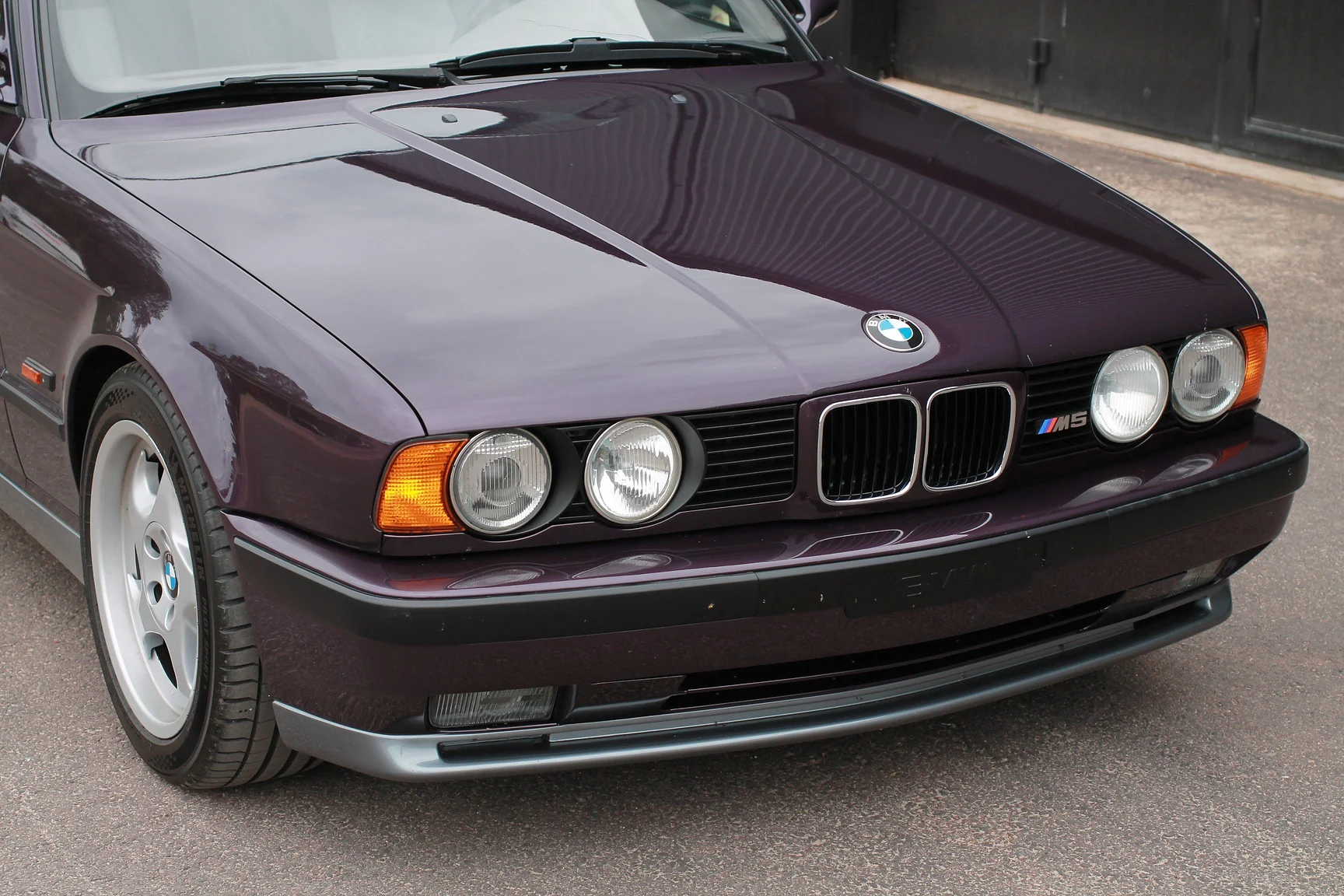 Exterior image of 1993 BMW M5 Touring 3.8 Manual (10)