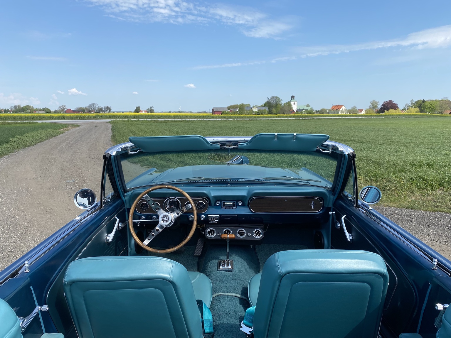 Interior image of 1966 Ford Mustang 289 Cabriolet (46)