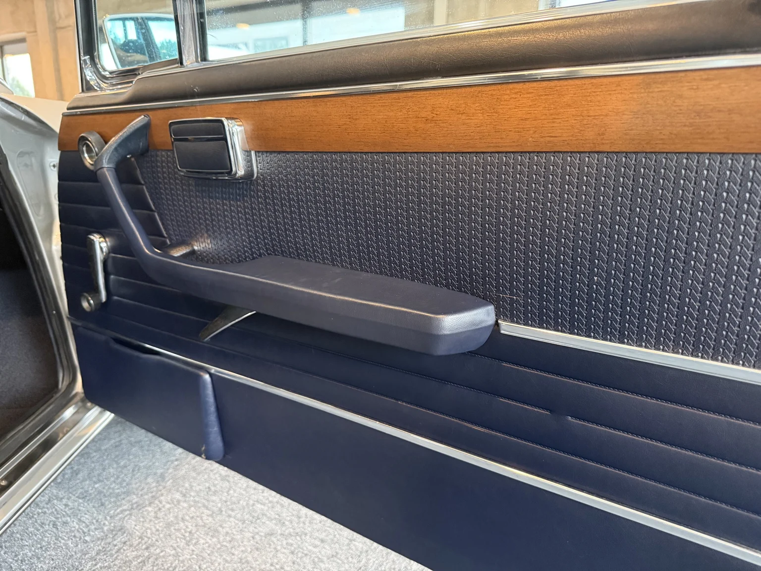 Interior image of 1972 BMW E9 3.0 CSI (33)