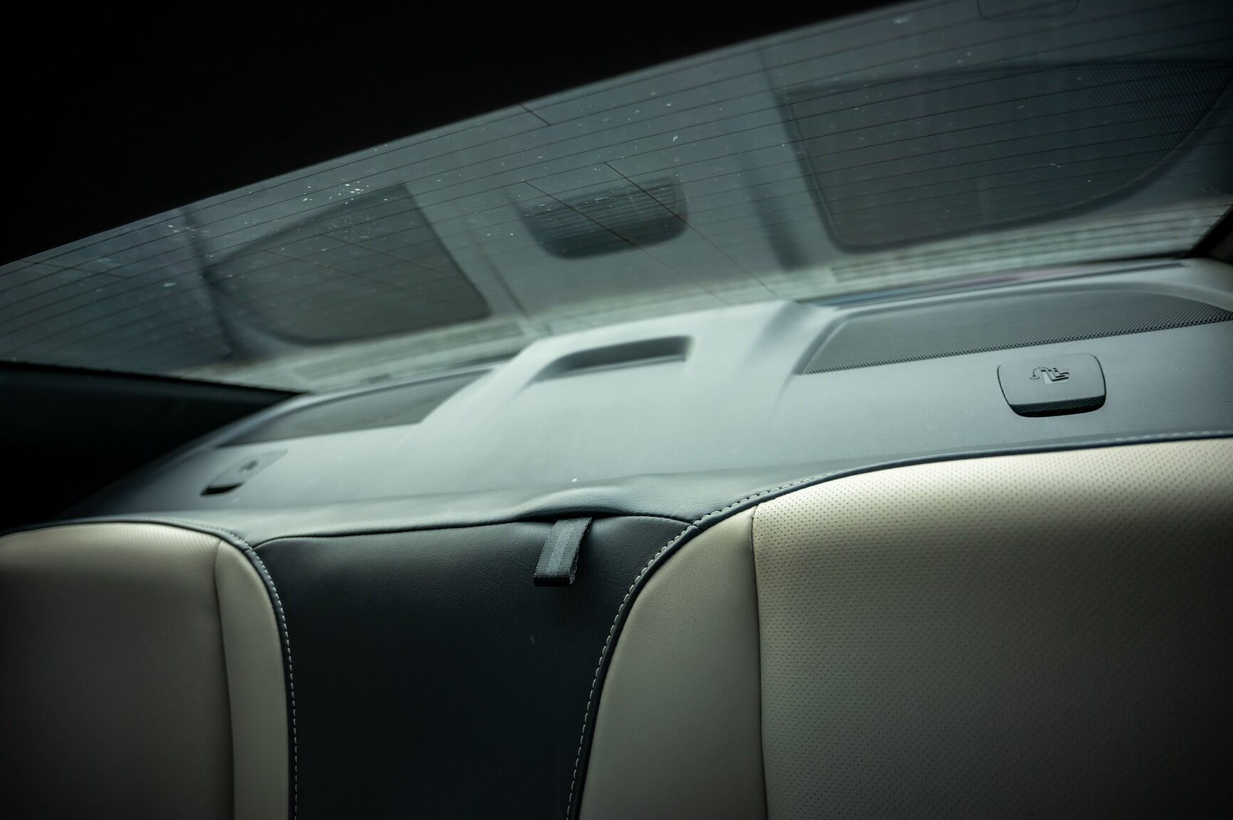 Interior image of 2010 Chevrolet Camaro SS (41)