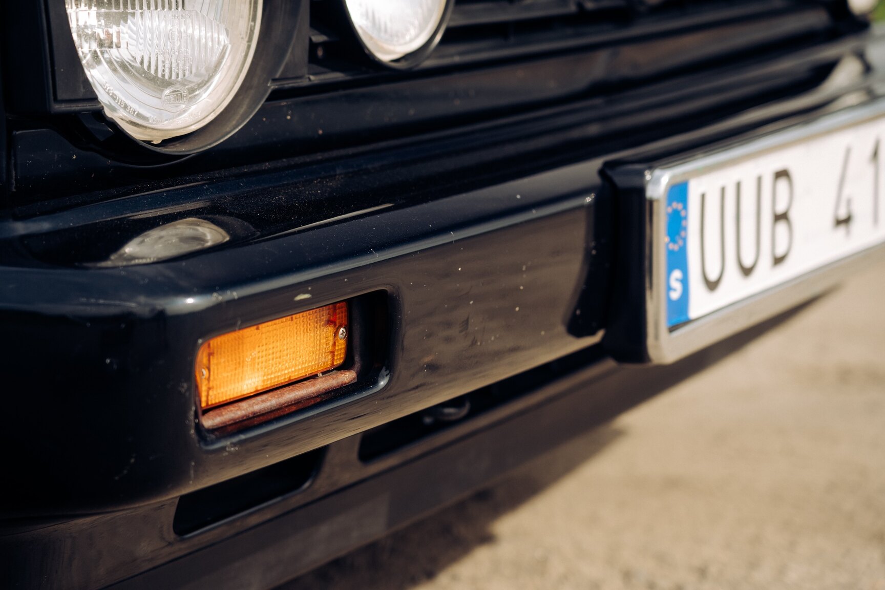 Exterior image of 1991 VW Golf Cabriolet "Etienne Aigner Edition"