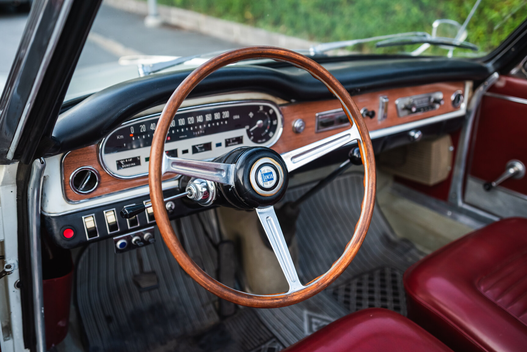 Interior image of 1964 Lancia Flavia Vignale  