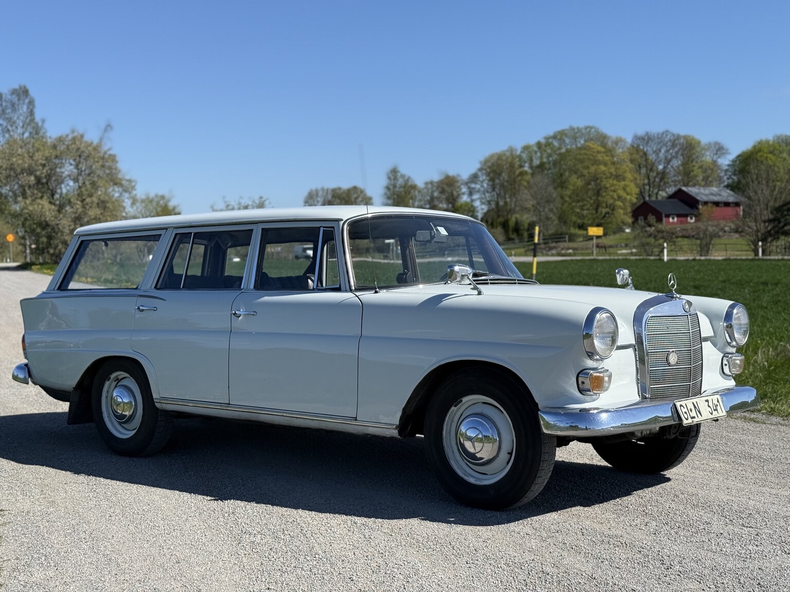 Exterior image of 1967 Mercedes-Benz 230 Safari