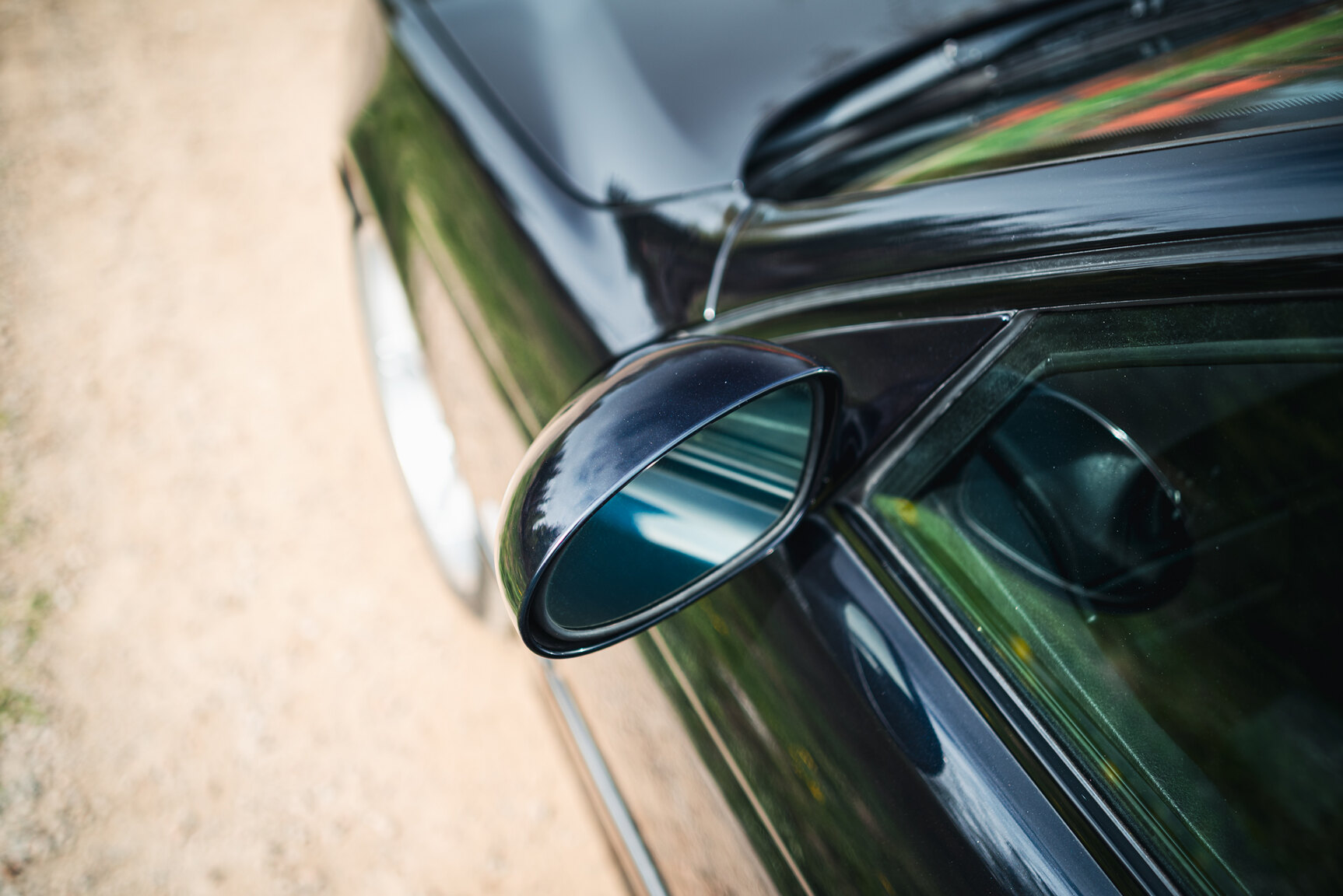 Exterior image of 2000 BMW M5 E39