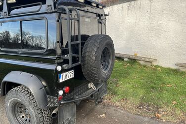 Exterior image of 2002 Land Rover Defender 90 2.5 Td5