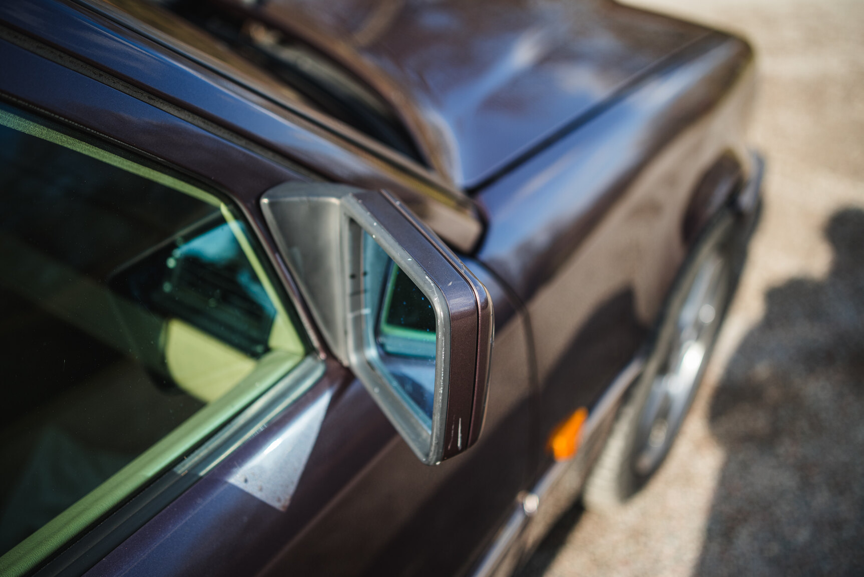 Exterior image of 1993 Mercedes-Benz E 220
