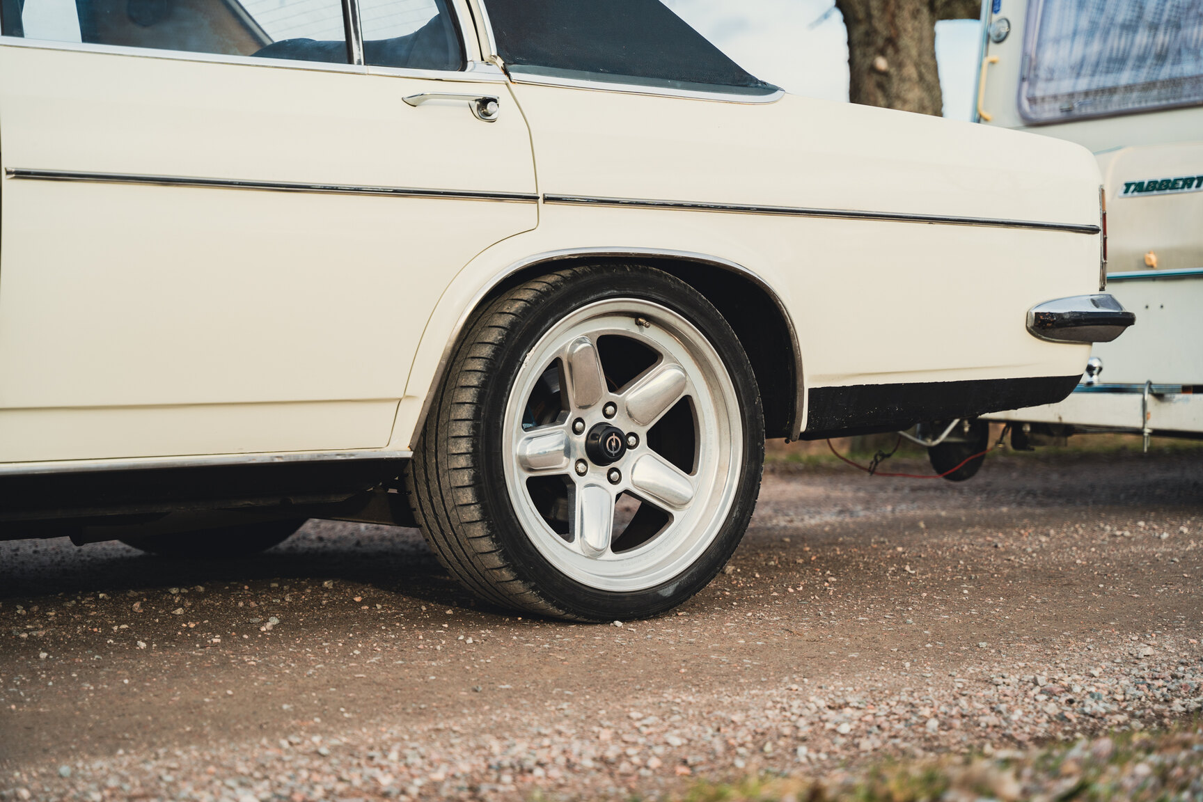 Exterior image of 1973 Opel Diplomat V8
