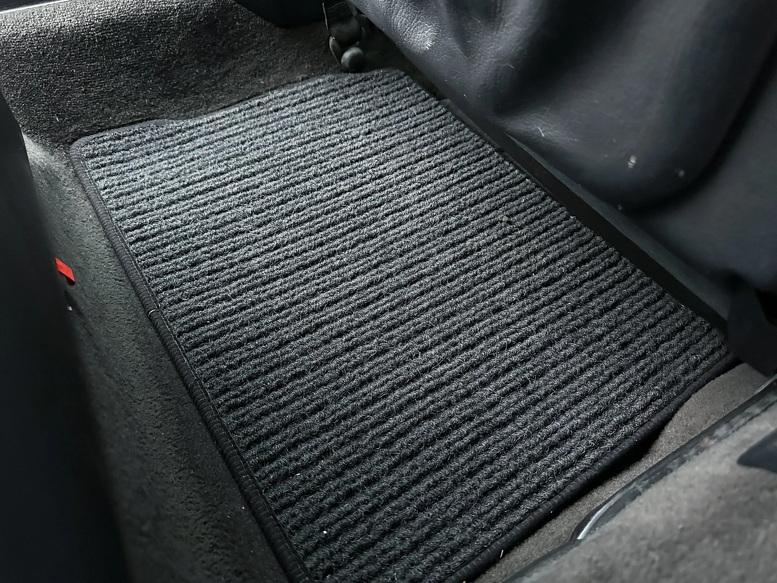 Interior image of 1993 Mercedes-Benz E 320 "AMG" (50)