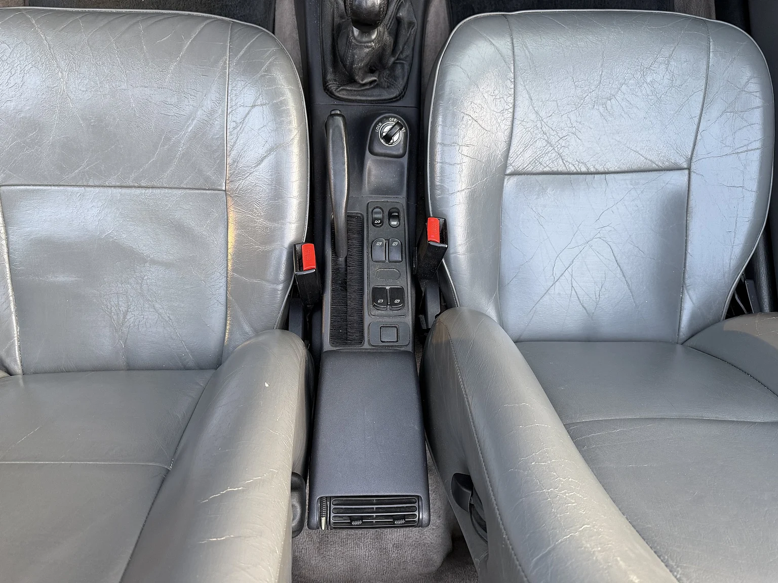 Innenraumfoto von 1996 SAAB 900 Turbo Convertible (41)