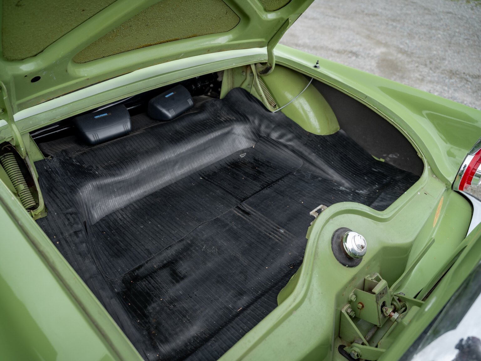 Interior image of 1956 Ford Thunderbird (43)