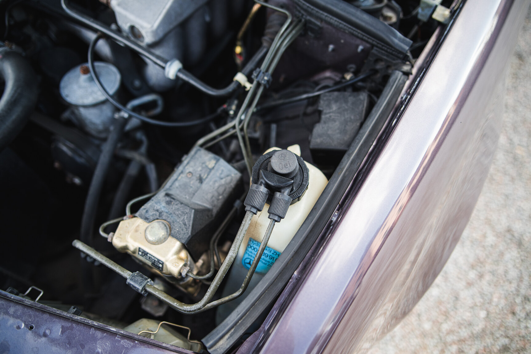 Image of 1993 Mercedes-Benz E 220 mechanics