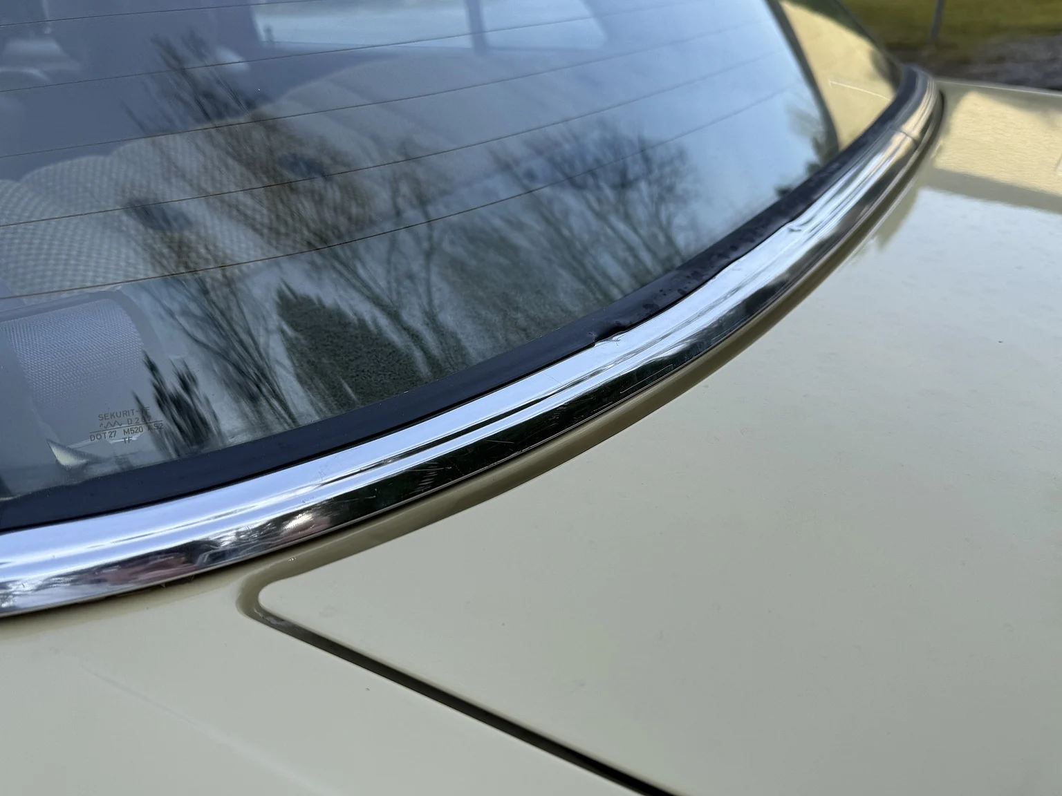 Exteriörbild på 1974 Mercedes-Benz 230 Automatic (54)