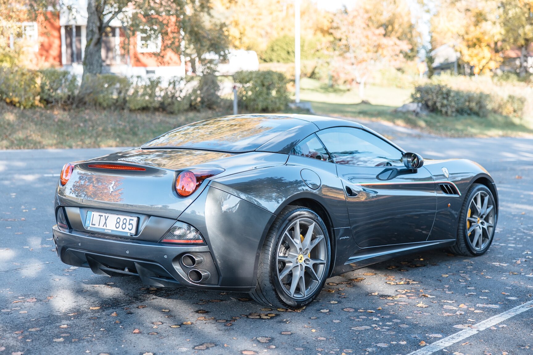 Exterior image of 2011 Ferrari California 
