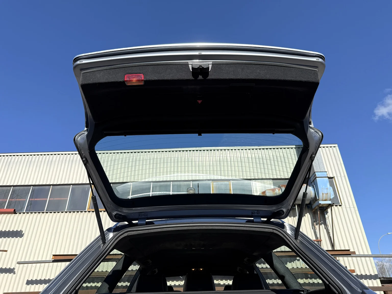 Interior image of 2002 Audi RS 6 Avant (105)