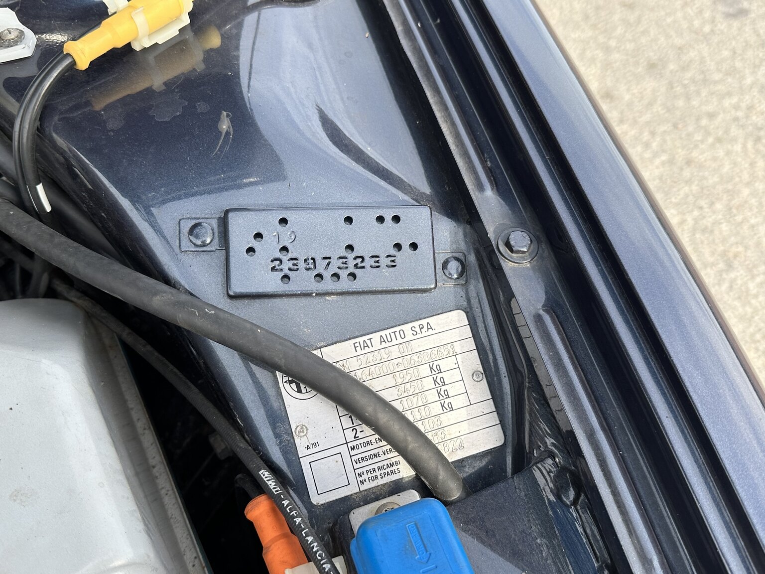 Image of 1994 Alfa Romeo 164 mechanics
