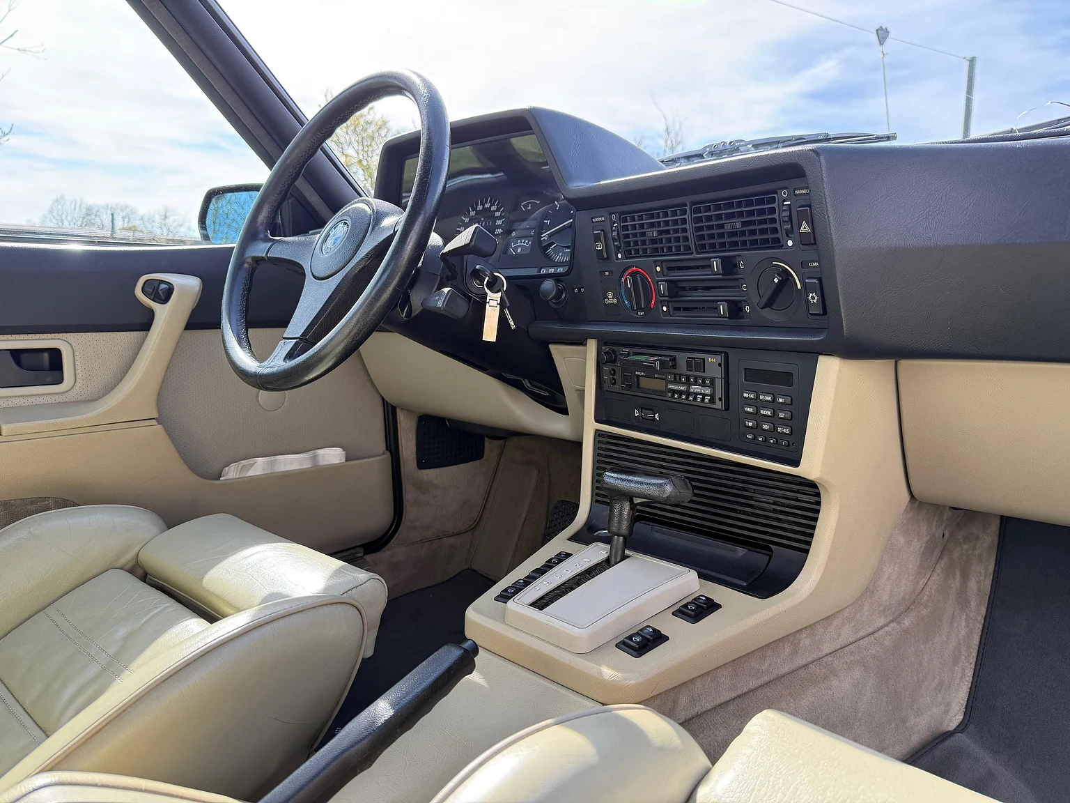 Innenraumfoto von 1985 BMW 635 CSiA (E24) (51)