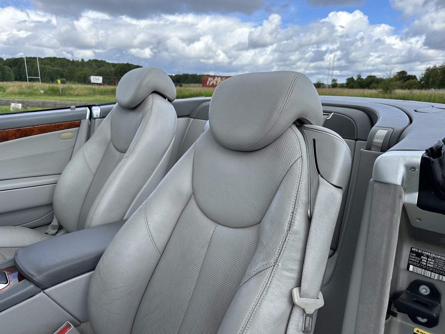Innenraumfoto von 2003 Mercedes Benz SL 500