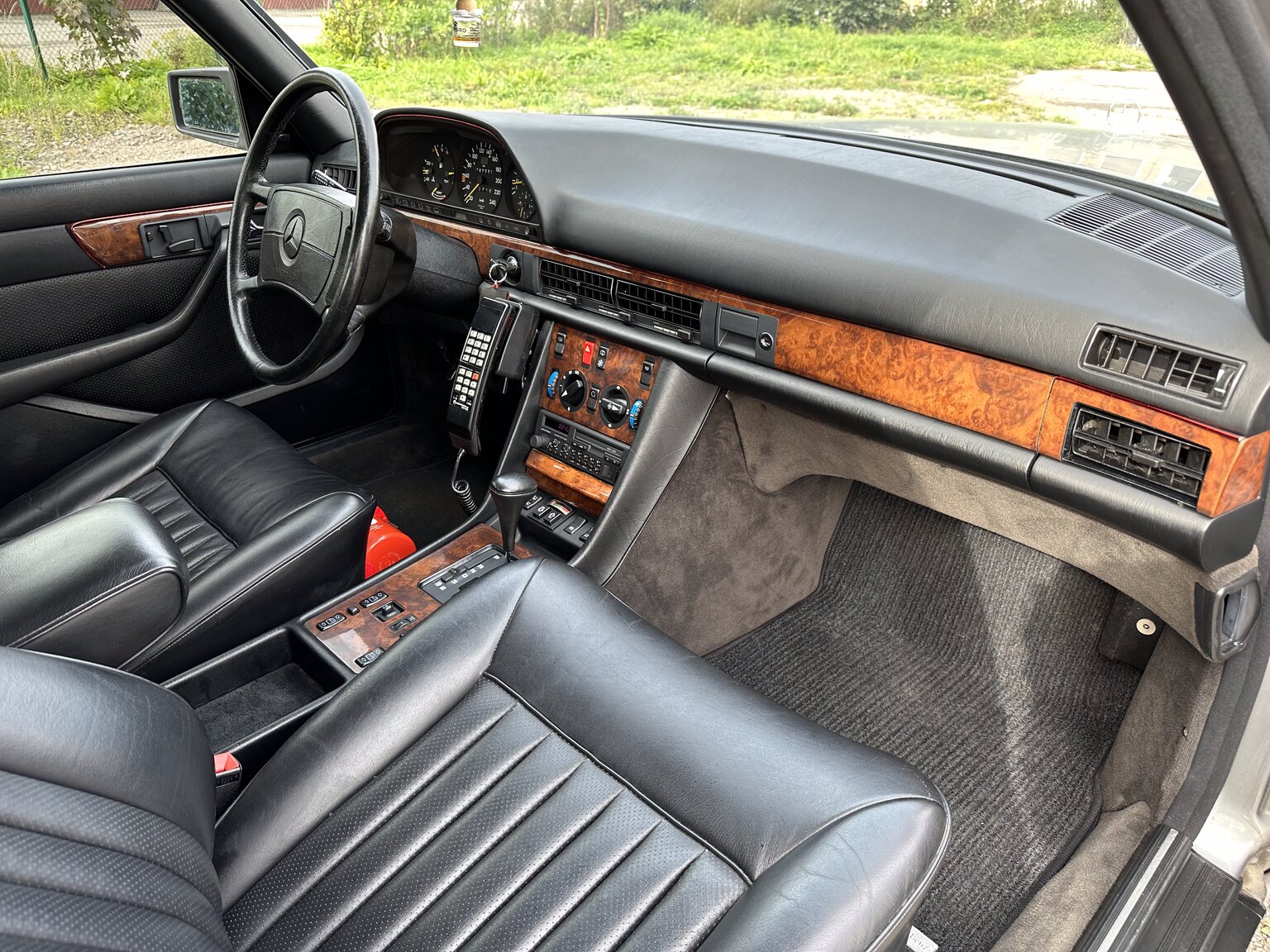 Interior image of 1987 Mercedes 300 SE