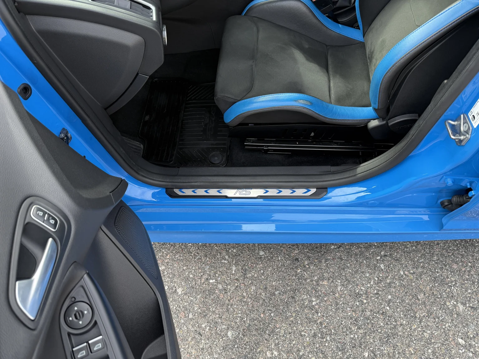 Innenraumfoto von 2018 Ford Focus RS (4)