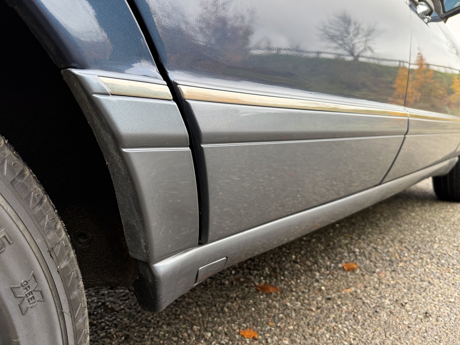 Exteriörbild på 1987 Mercedes-Benz 300 SE