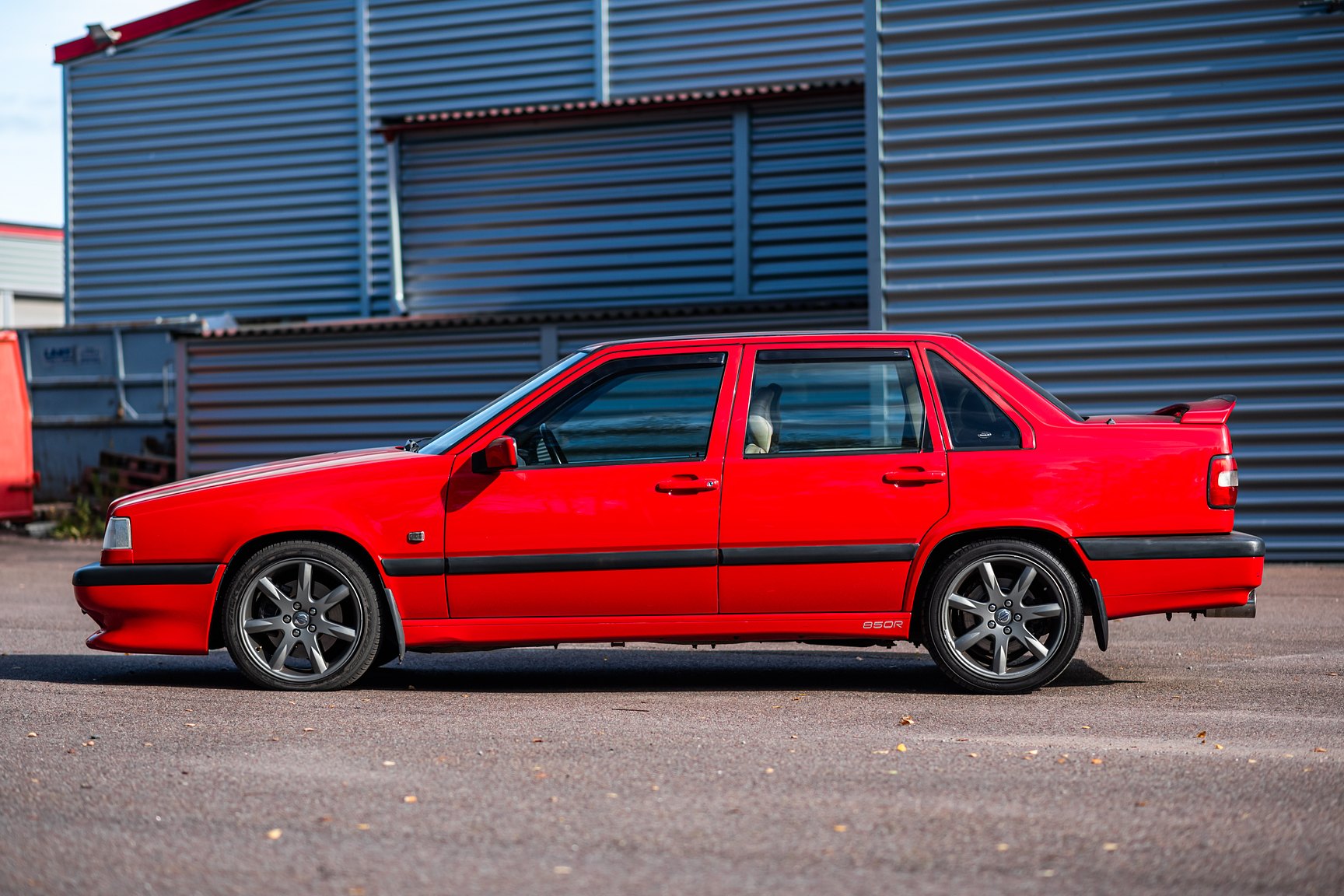 Exterior image of 1996 Volvo 850 R
