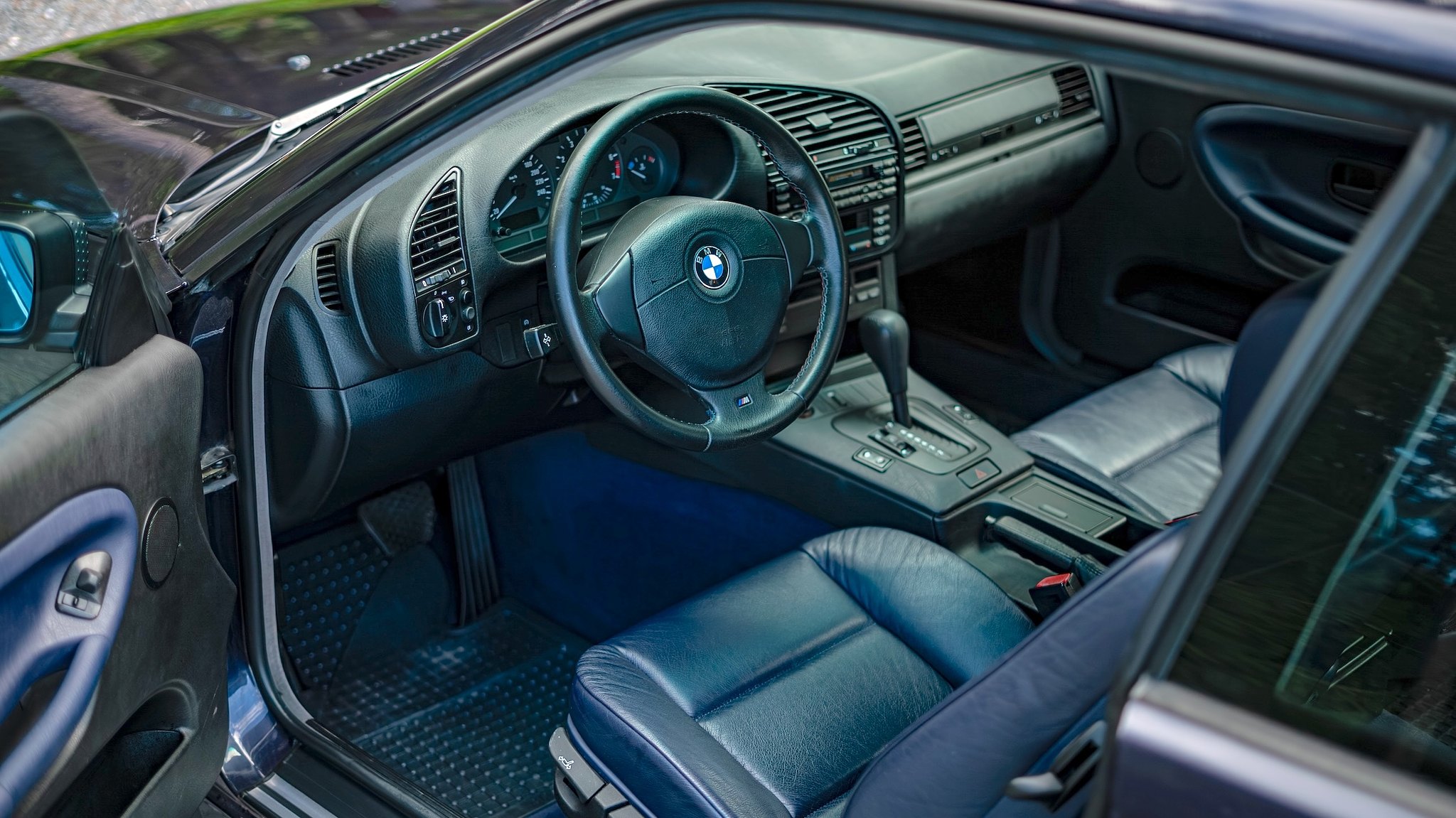 Interior image of 1997 BMW 328i Coupé Automatisk