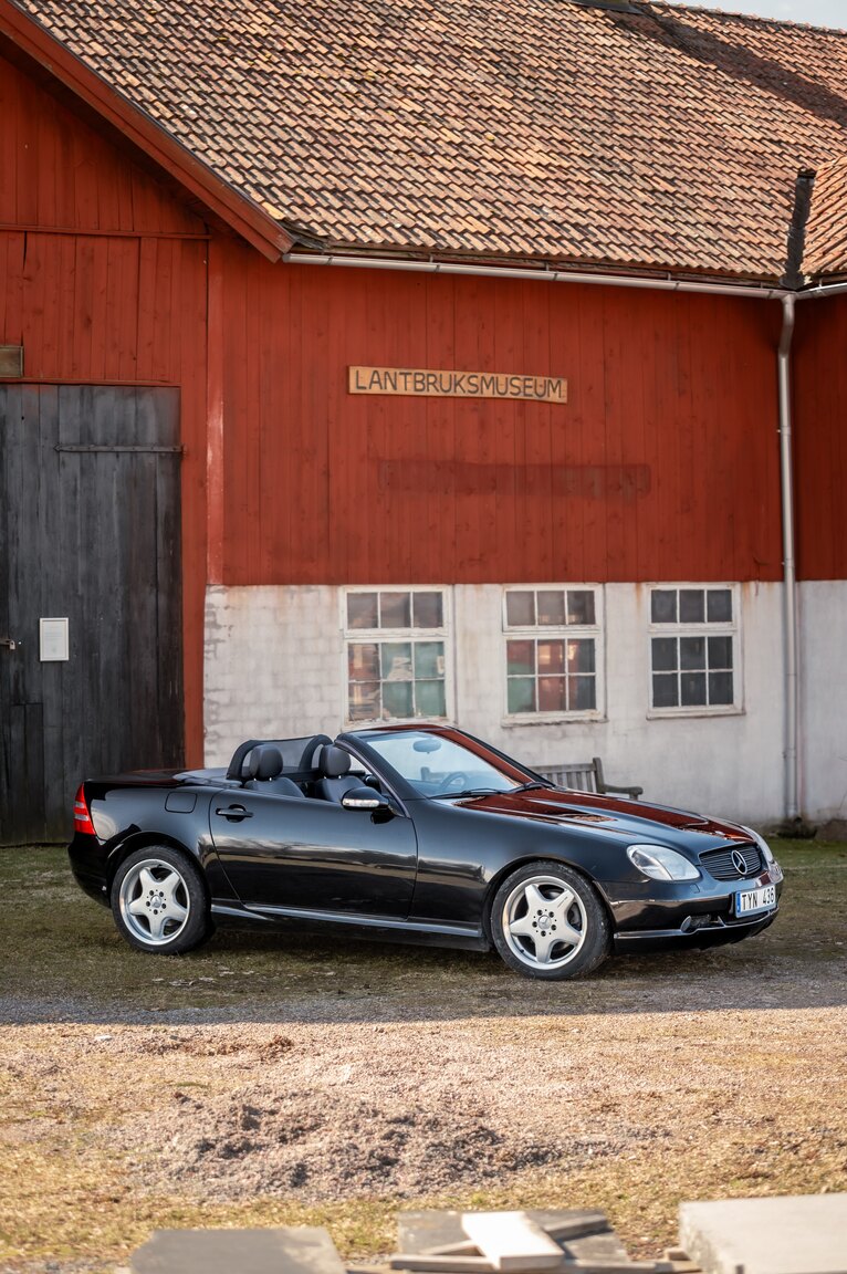 Exteriörbild på 2001 Mercedes-Benz SLK 320