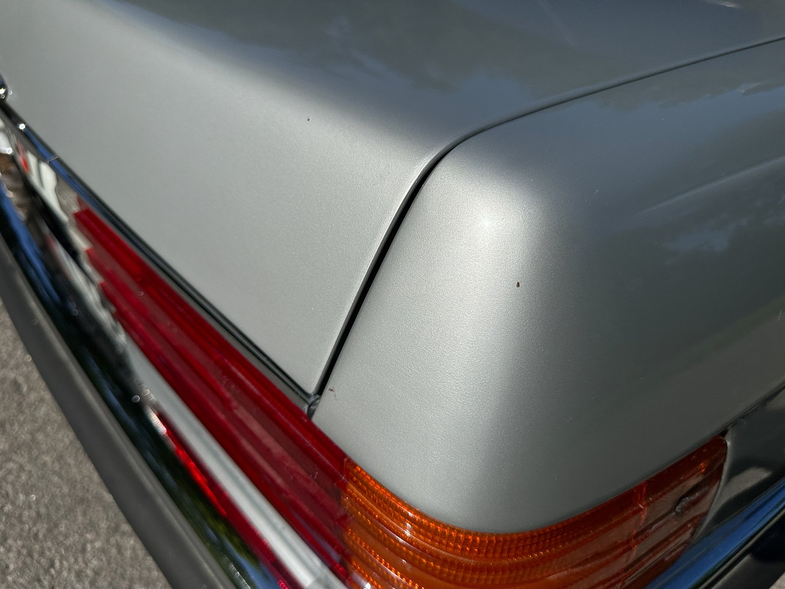 Exterior image of 1972 Mercedes-Benz 350 SL