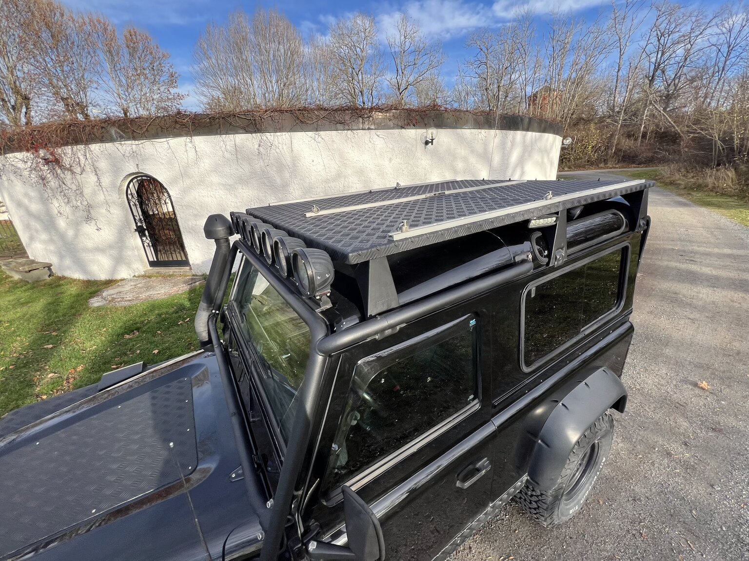 Exterior image of 2002 Land Rover Defender 90 2.5 Td5