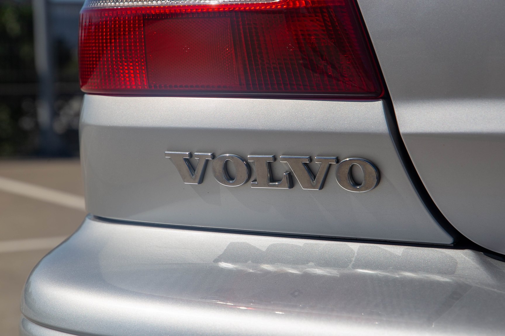 Exterior image of 1999 Volvo C70 2.5 T Manuell