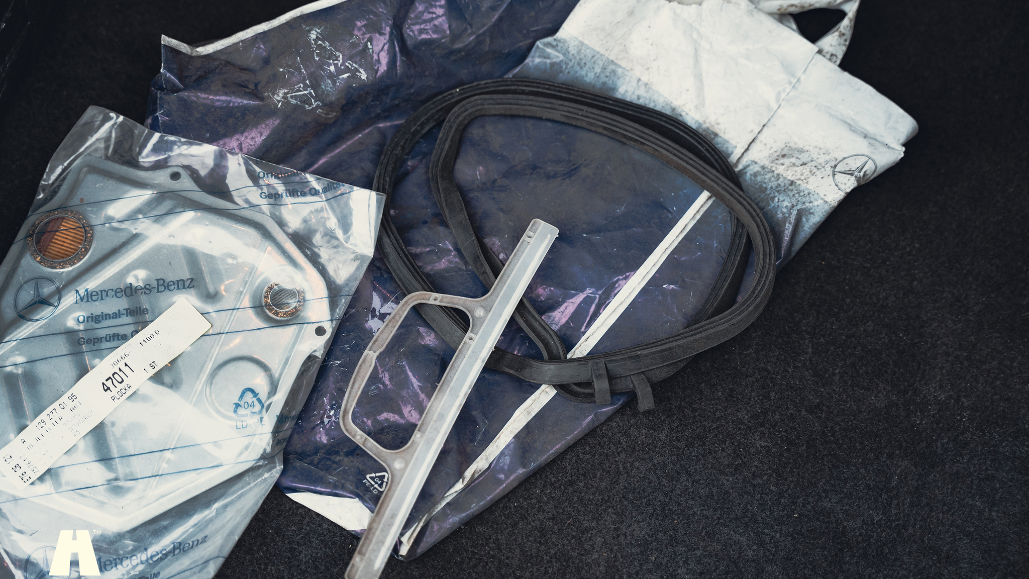 Image of 1990 Mercedes 300 CE-24 mechanics