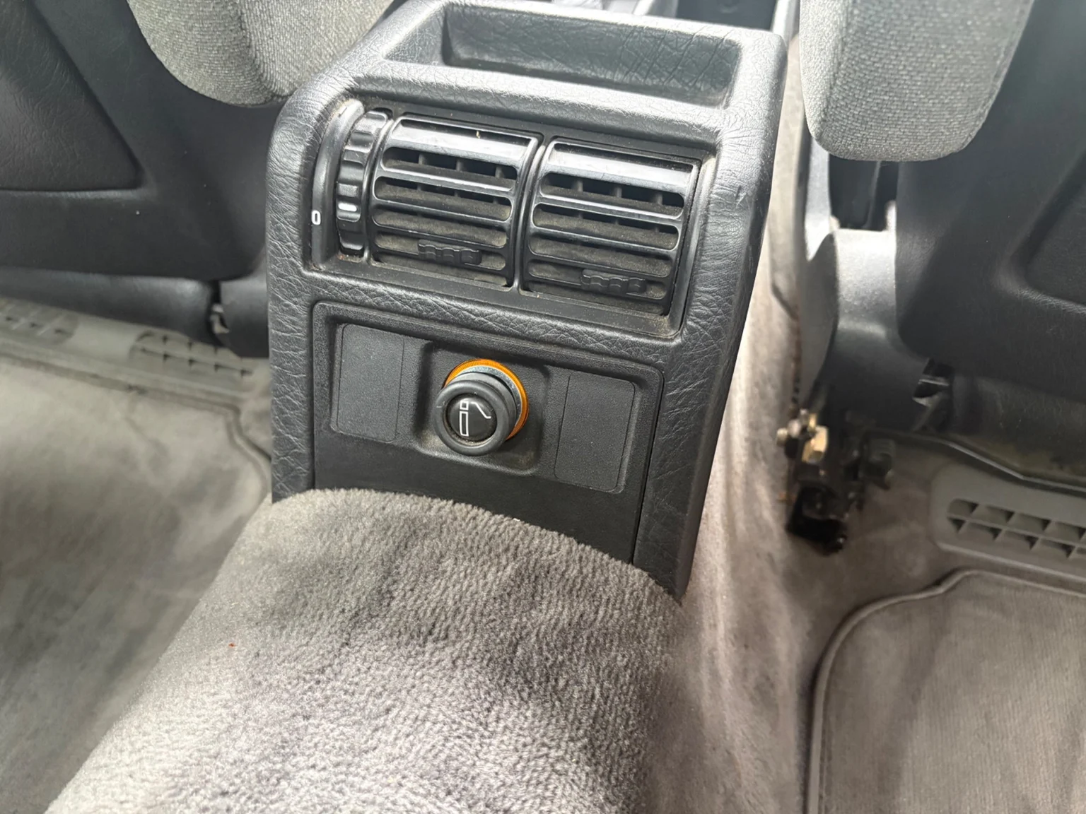 Interiörbild 1988 BMW 730iA (40)
