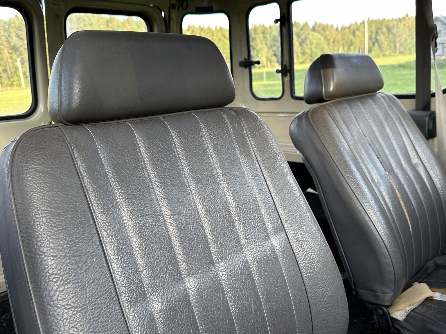 Innenraumfoto von 1985 Toyota Land Cruiser BJ 42