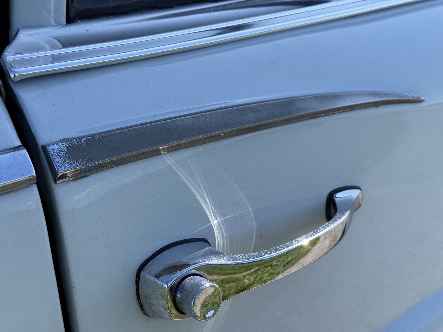 Exterior image of 1967 Mercedes-Benz 230 Safari