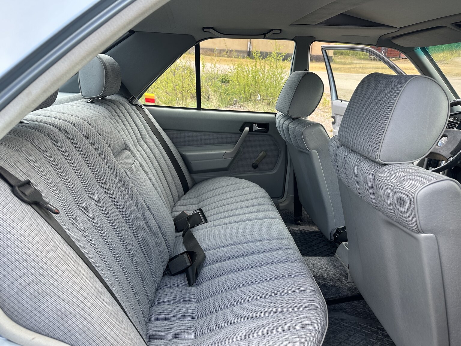 Interior image of 1988 Mercedes-Benz 190 E