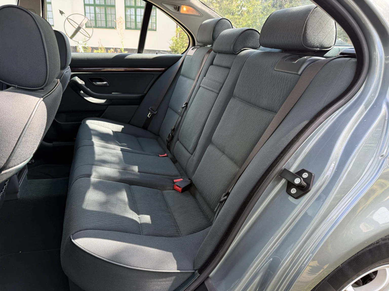 Innenraumfoto von 2003 BMW 525d Sedan (60)