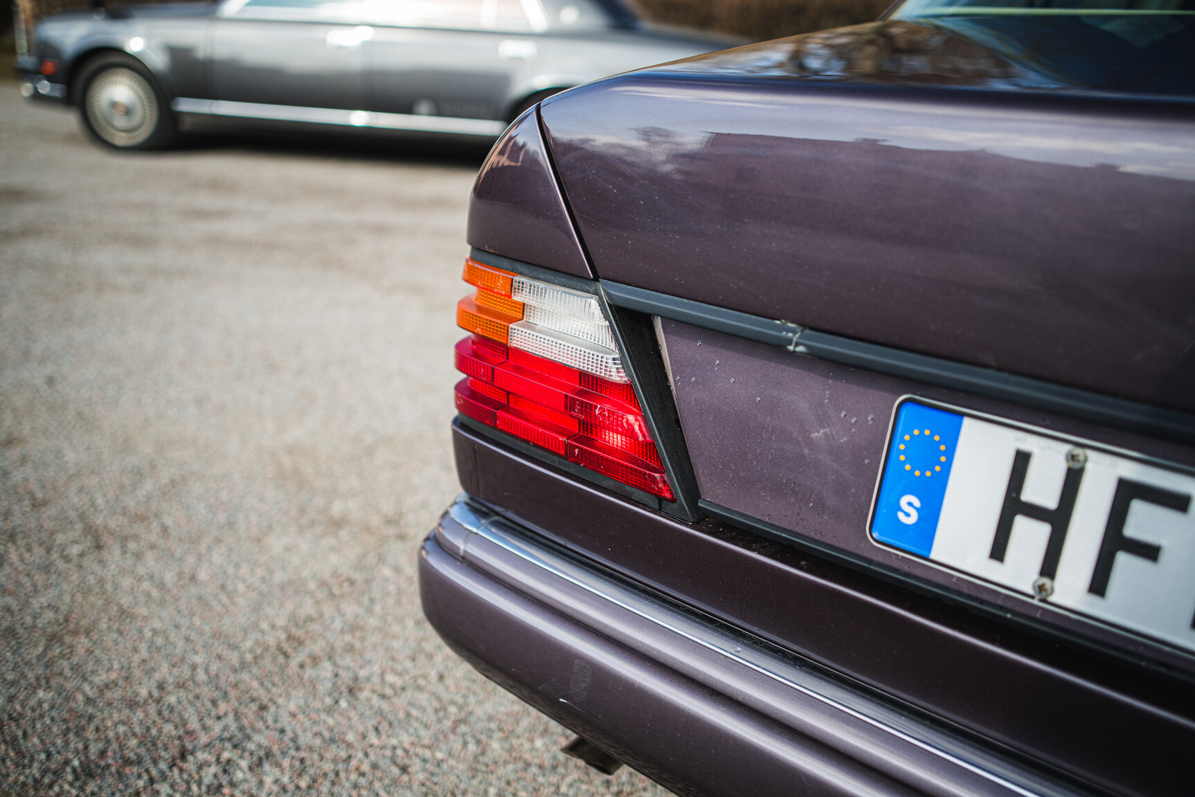 Exterior image of 1993 Mercedes-Benz E 220