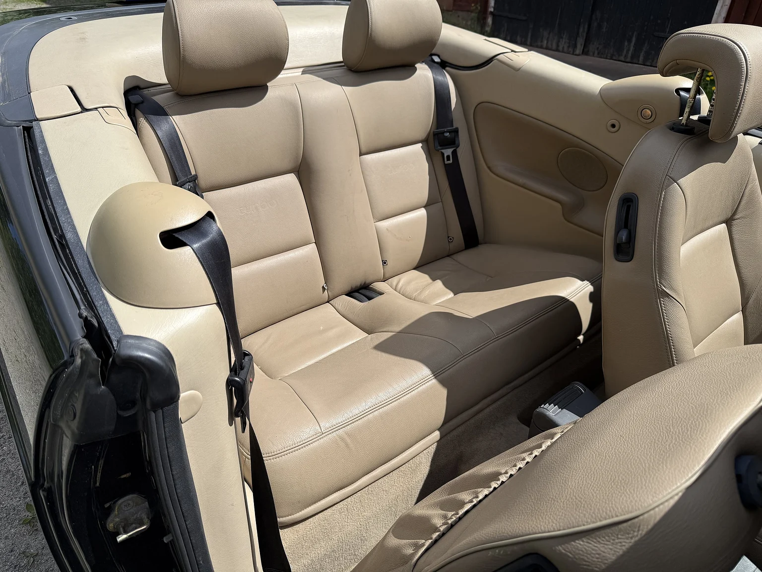 Interior image of 2002 Saab 9-3 2.0T SE Convertible – NO RESERVE (64)