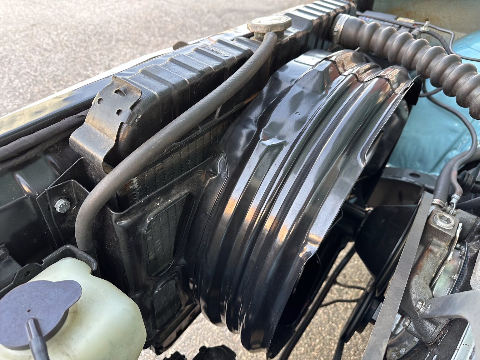 Image of 1963 Chevrolet Impala Sedan (20) mechanics