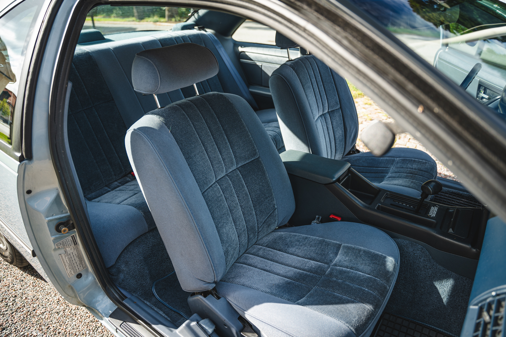 Interior image of 1991 Ford Thunderbird (7)
