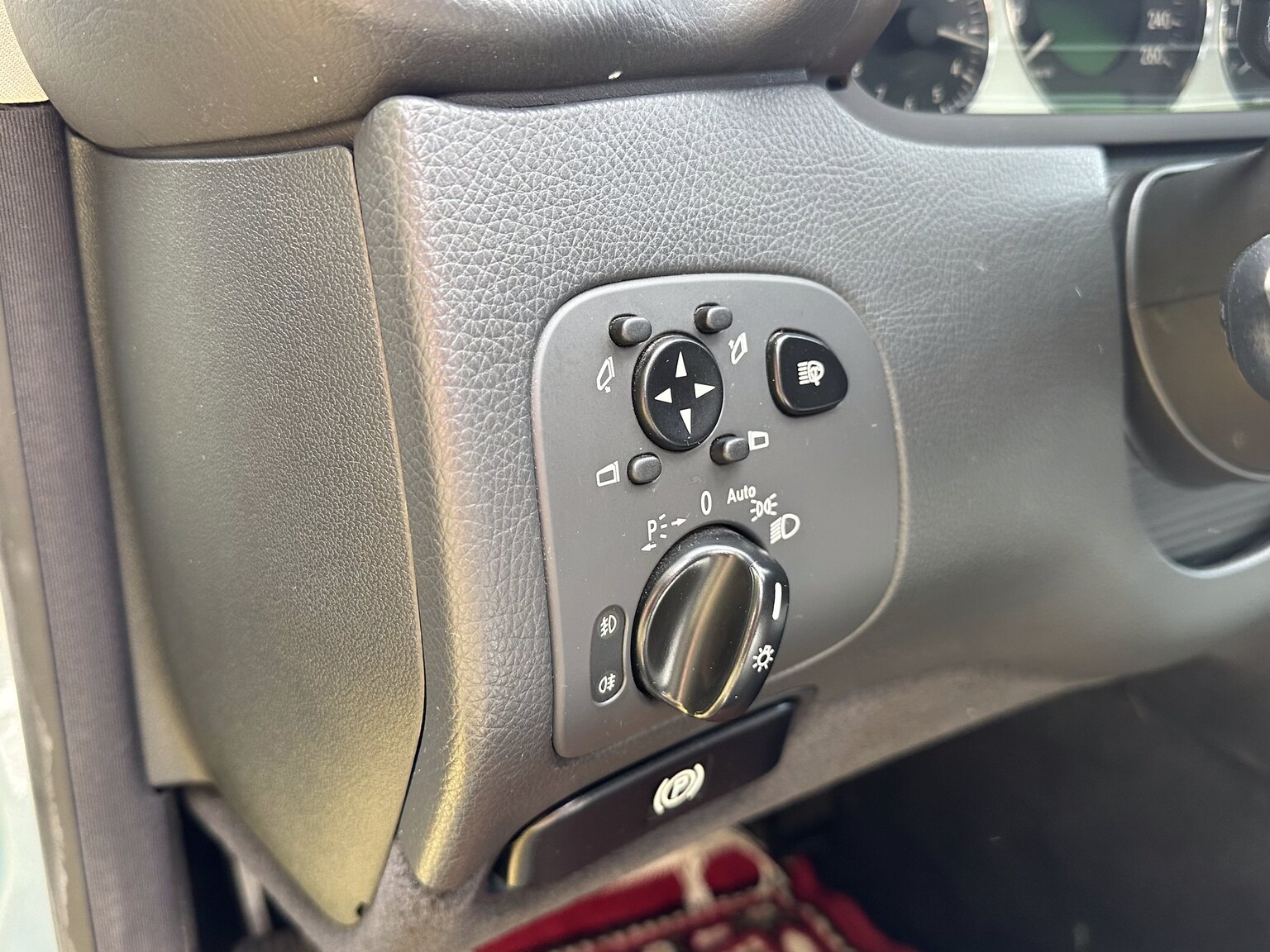 Innenraumfoto von 2003 Mercedes CLK 500