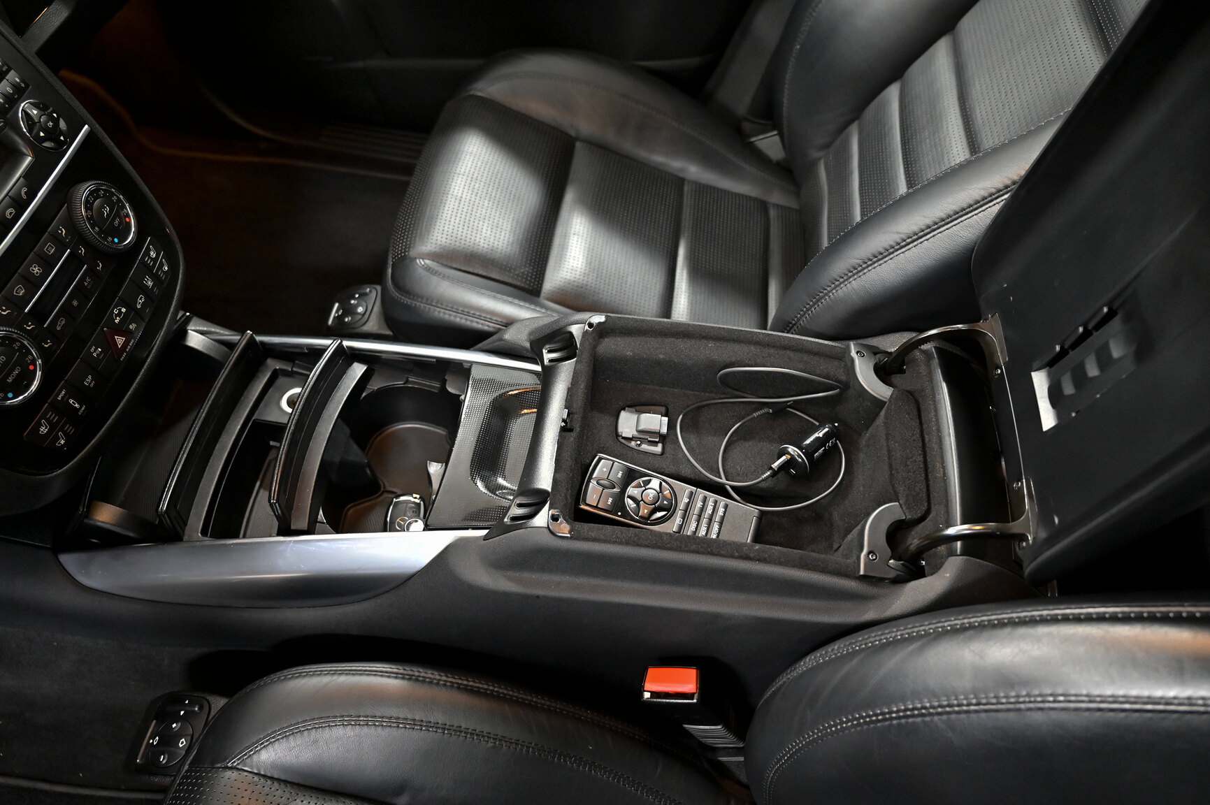 Innenraumfoto von 2006 Mercedes-Benz R 63 AMG
